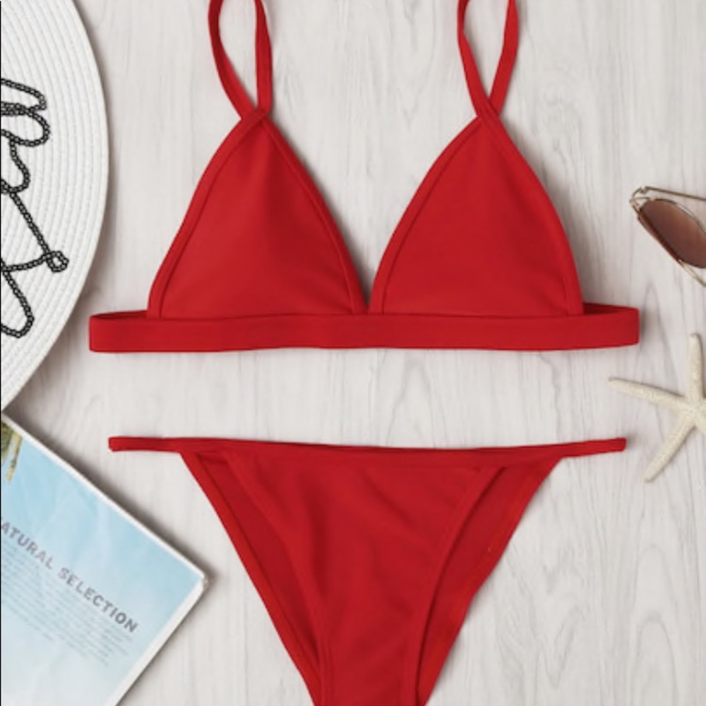 Red Bikini - Picture 5 of 5